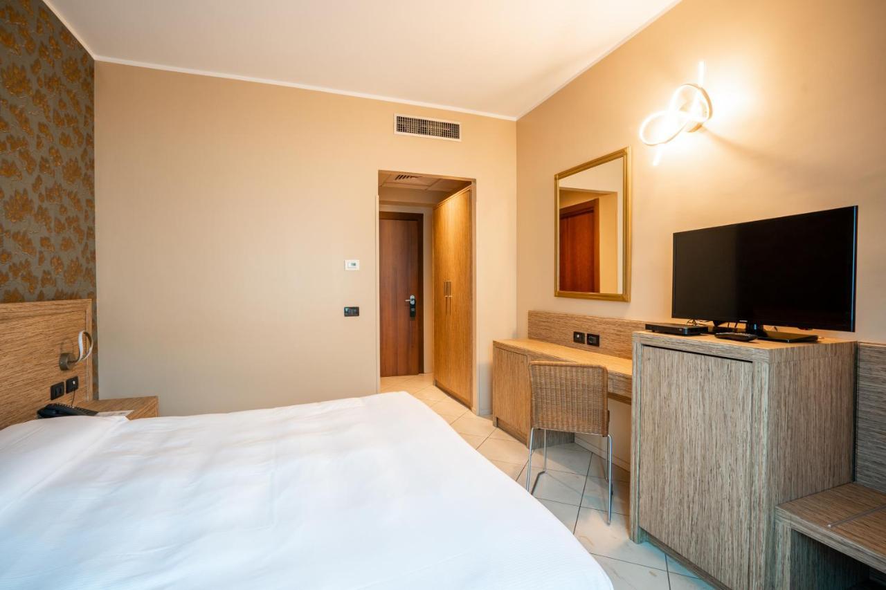 Hotel Parisi Nichelino Luaran gambar